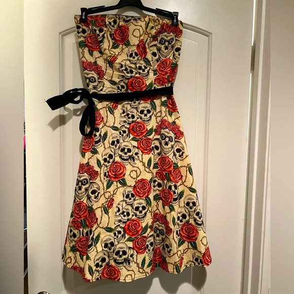Retro skull and roses strapless dress size small - Picture 1 of 9